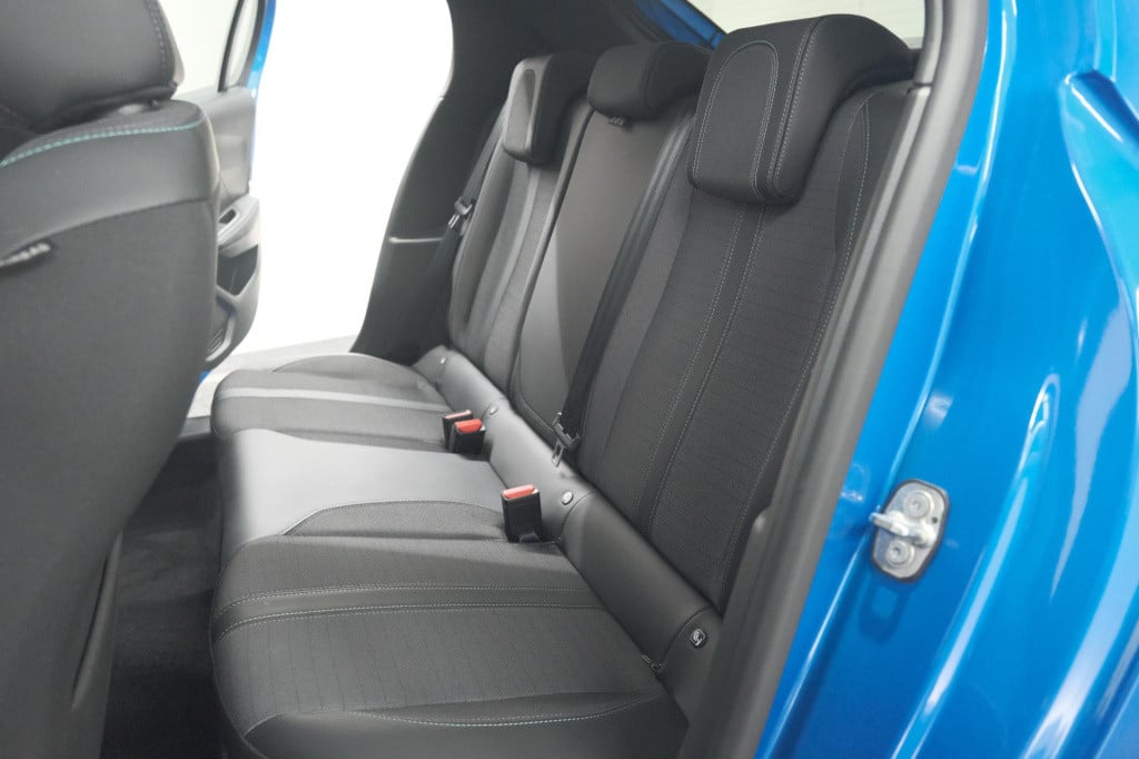 Peugeot 208 puretech 100 allure | adaptieve cruise control | camera | apple