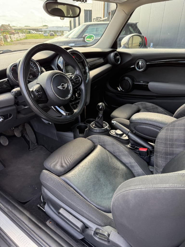 Mini Cooper 1.5 - chili - pano