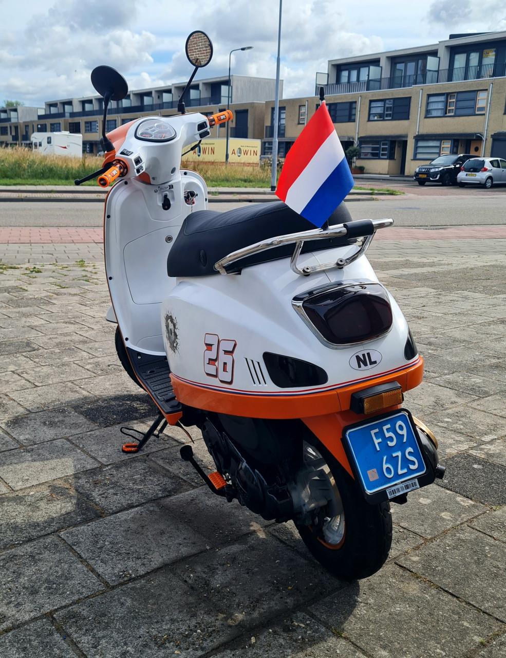 Agm scooter WK Editie