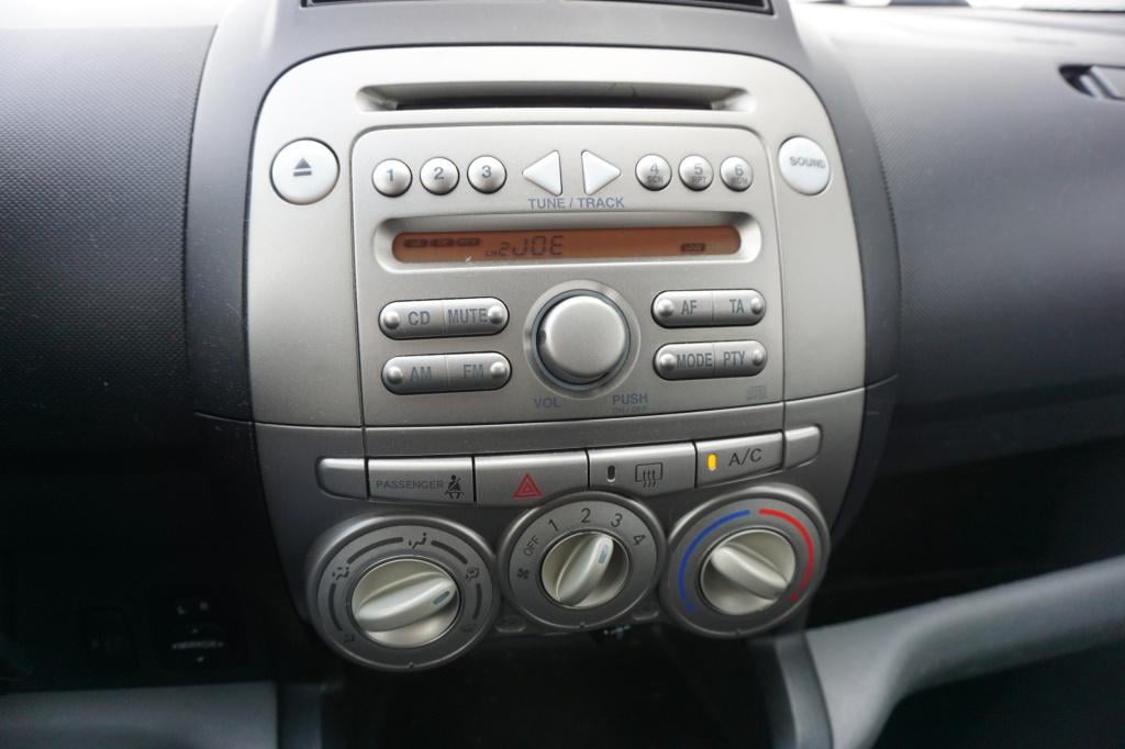 Daihatsu Sirion 2 1.3-16v prestige airco / elektr. ramen / nap