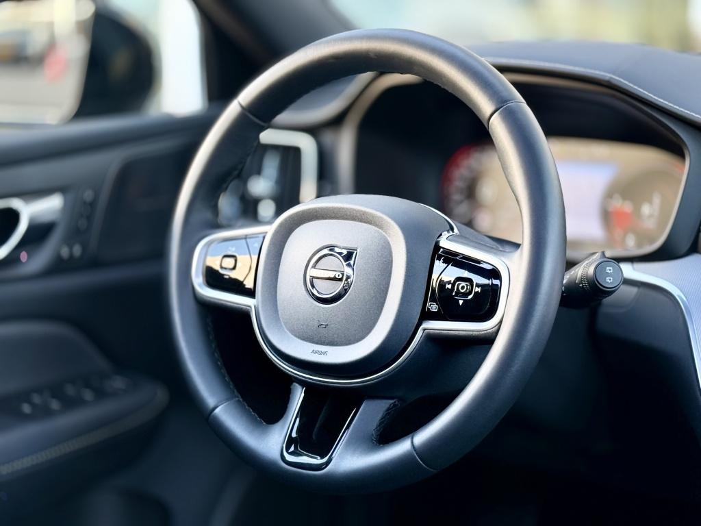 Volvo V60 t6 398pk recharge r-design| panodak| adap.cruise| 360camera| sty