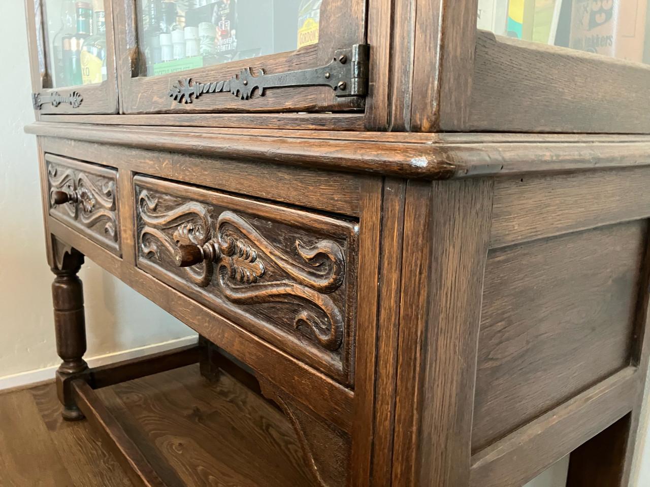 Antieke drankkast/vitrine