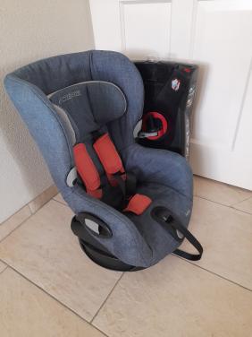 Maxi - cosi Axiss Draaibaar autostoel 9/18 kg  (in goede staat)