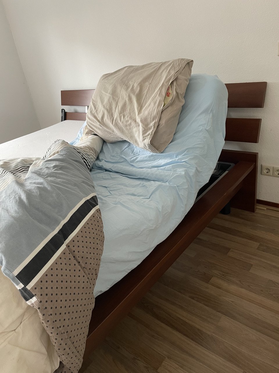 Elektrisch verstelbaar bed