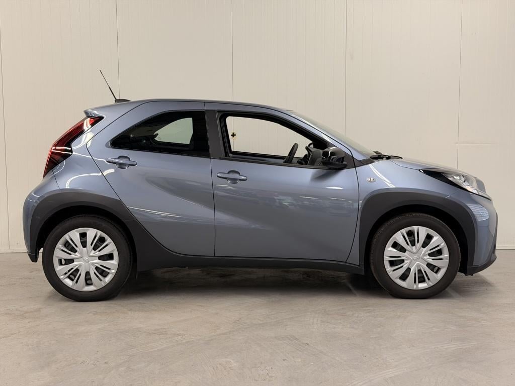 Toyota Aygo x 1.0 vvt-i mt play| camera| carplay| airco