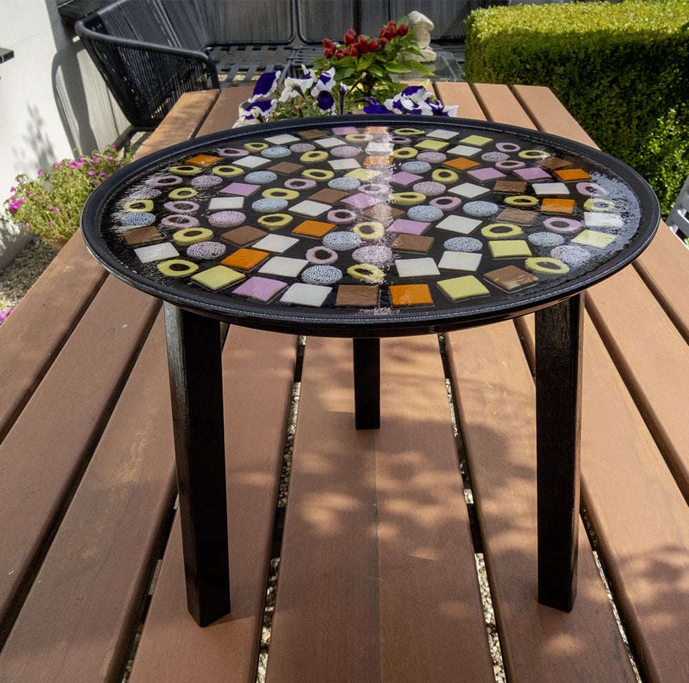 Te koop bijzettafel Engelse drop in de epoxy