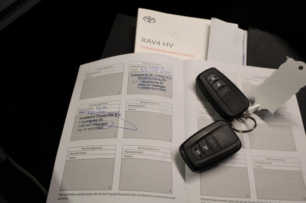 Toyota Rav4 2.5 hybrid dynamic| camera| adap.cruise| keyless