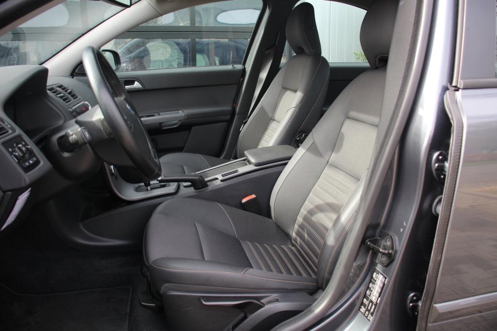 Volvo S40 2.4 edition aut. - 5cil - cruise - xenon - trekhaak - pdc - deale