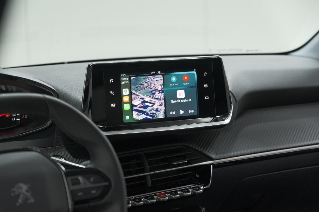 Peugeot 208 puretech 100 allure pack | camera | apple carplay | stoelverwar