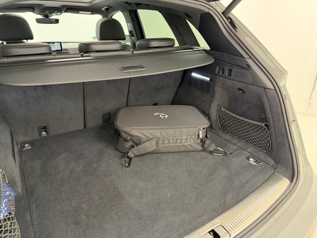 Audi Q5 55 tfsi e quattro competition | quantumgrau | panoramadak | massage