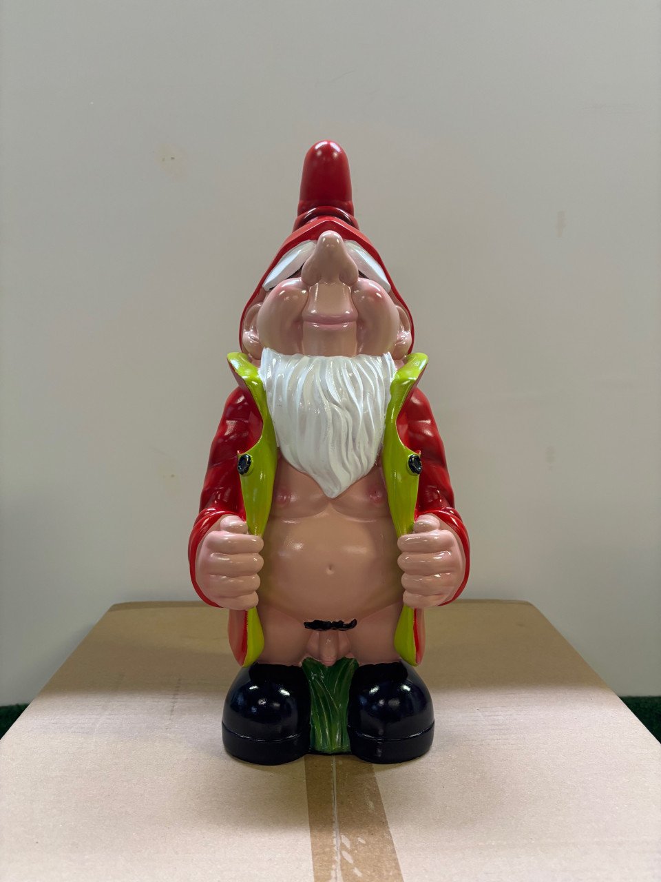 Kabouter Bobbi met blote borsten groot