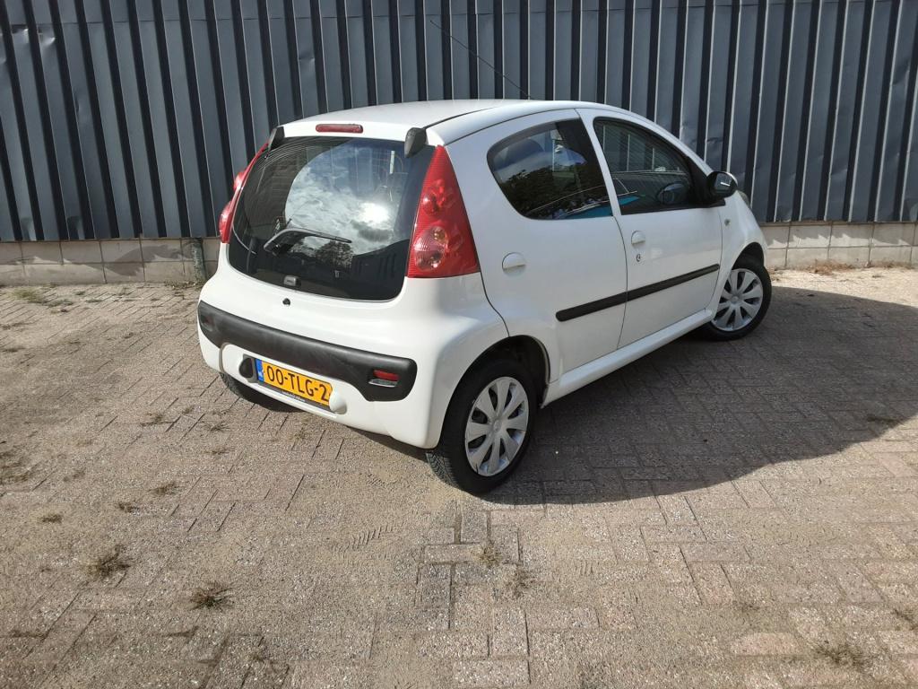 Peugeot 107 1.0-12v xs