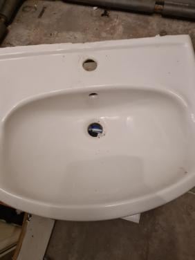 2 wastafels kleine en grote