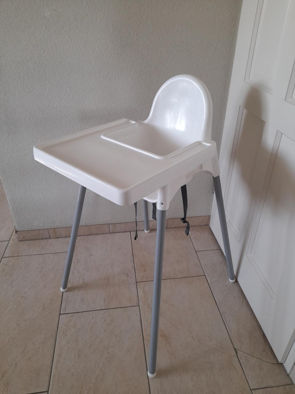 Kinderstoel met gordel ( in goede staat )