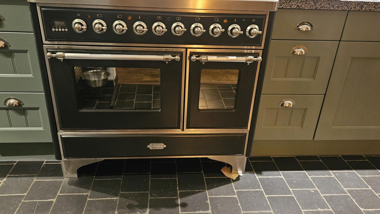 Teab: Borretie gasstel 6 pits 2 ovens!