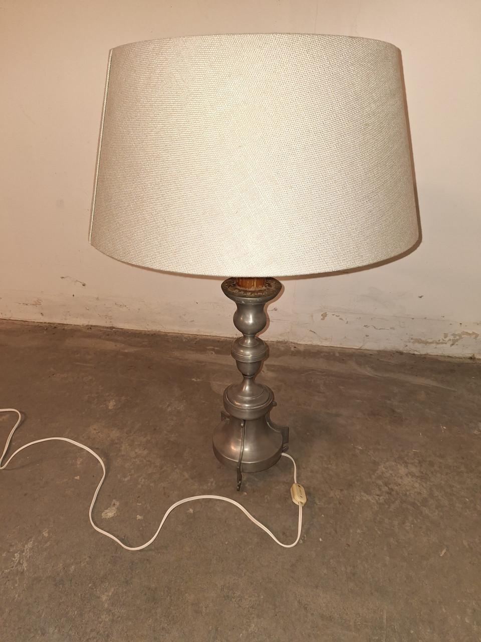 Te koop tinnen schemerlamp in zeer goede staat.