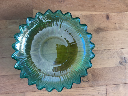 Grote glazen schaal groen glas Doorsnede 26 cm. € 3