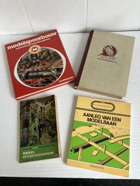 4 boeken voor modelspoorbaan.