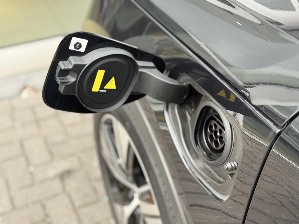 Volvo XC40 t5 262pk recharge r-design| panodak| adap.cruise| trekhaak| came