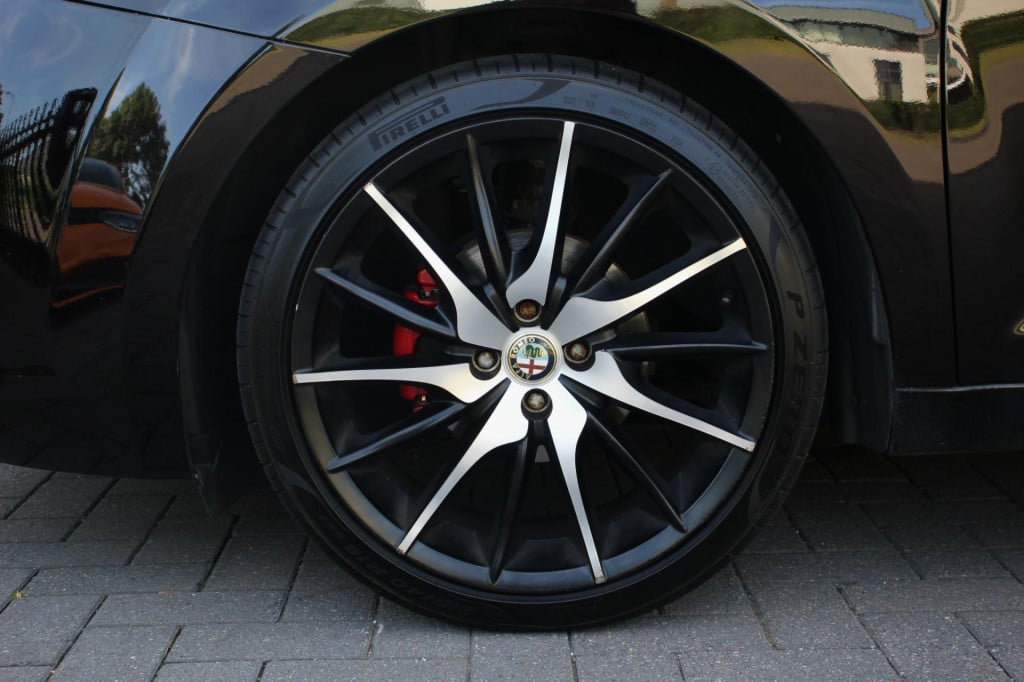 Alfa Romeo MiTo 0.9 twinair sportiva - leder - navi - pano - 18inch - org n