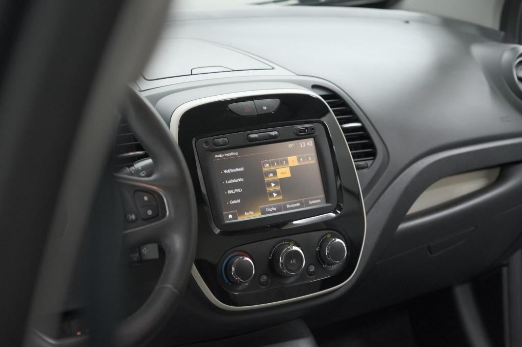 Renault Captur tce 90 limited | parkeersensoren | navigatie | airco | cruis