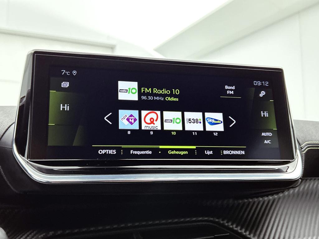 Peugeot 2008 130 pk gt-line | rijklaar | adaptive cc | navigatie | 3d cockp