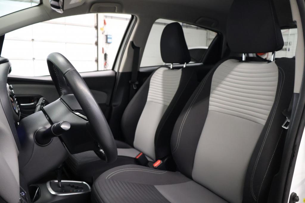 Toyota Yaris 1.5 hybrid dynamic| camera| cruise| climate