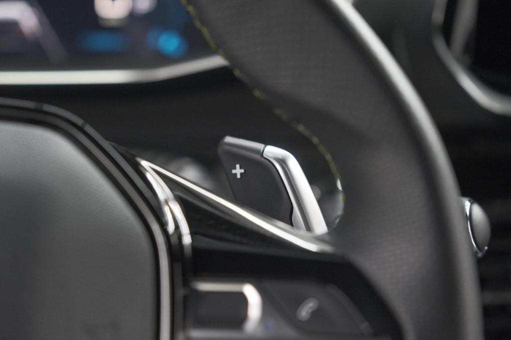 Peugeot 2008 puretech 130 eat8 gt-line | camera | dodehoekdetectie | adapti