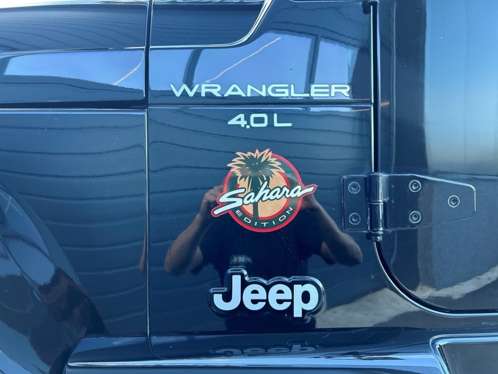 Jeep Wrangler sahara edition