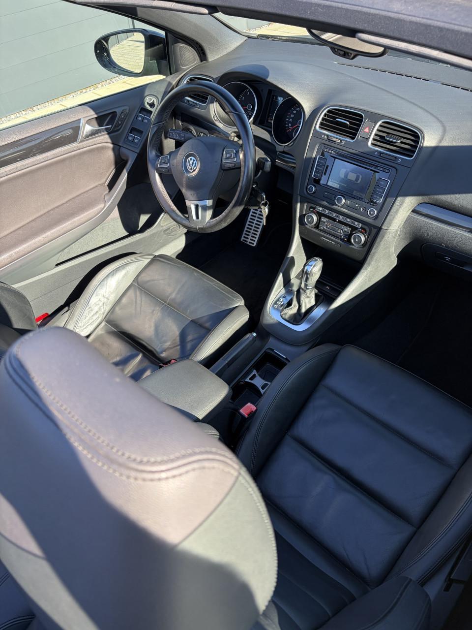 Volkswagen Golf 1.4 TSI CABRIO  160PK 7-DSG 2011 Zwart met achteruitrijcam.