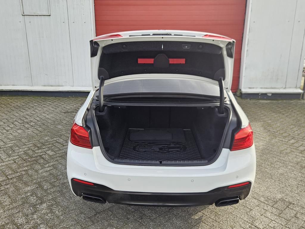 BMW 5 Serie m550i xdrive high executive | head-up | elek. trekhaak