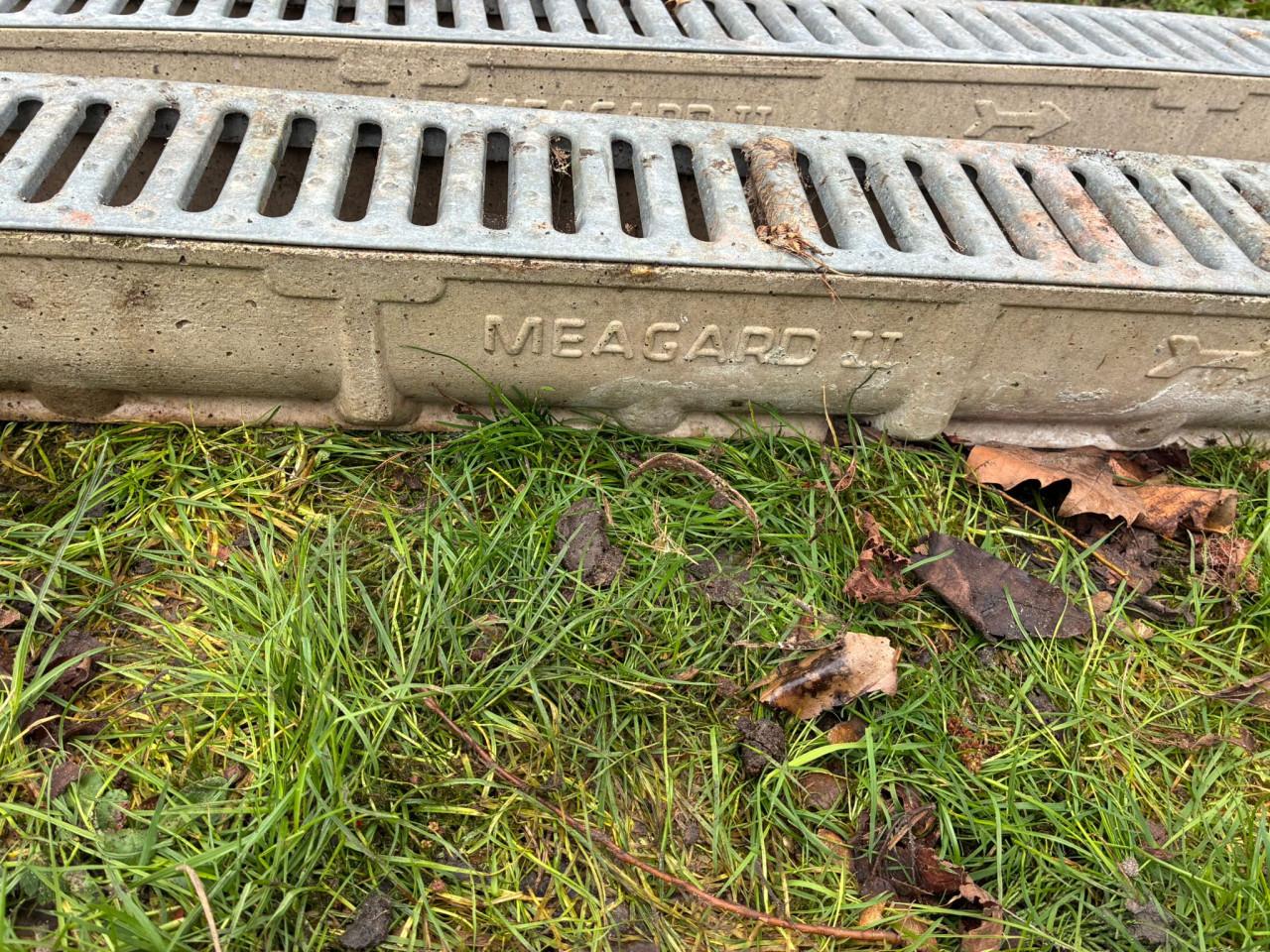 Afvoer lijn regengoot tuin