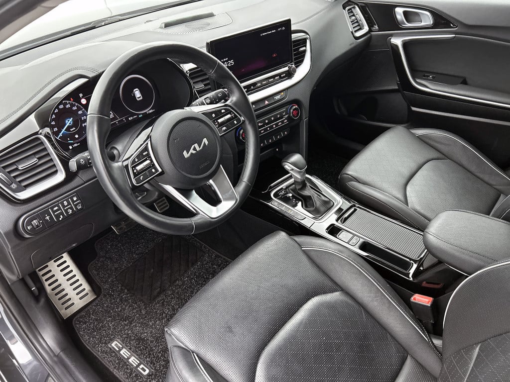 Kia Ceed Sportswagon 1.6 gdi phev dynamicplusline stoel verwarming/verkoeli