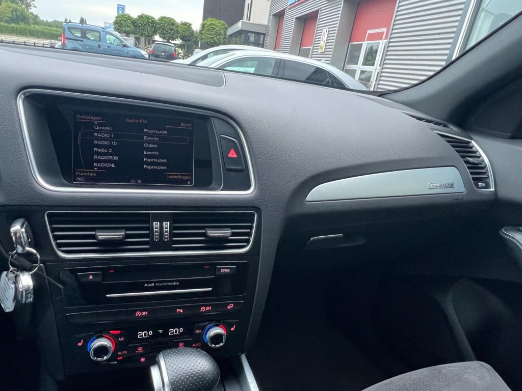 Audi Q5 2.0 tfsi quattro s edition, panoramadak, trekhaak enz...