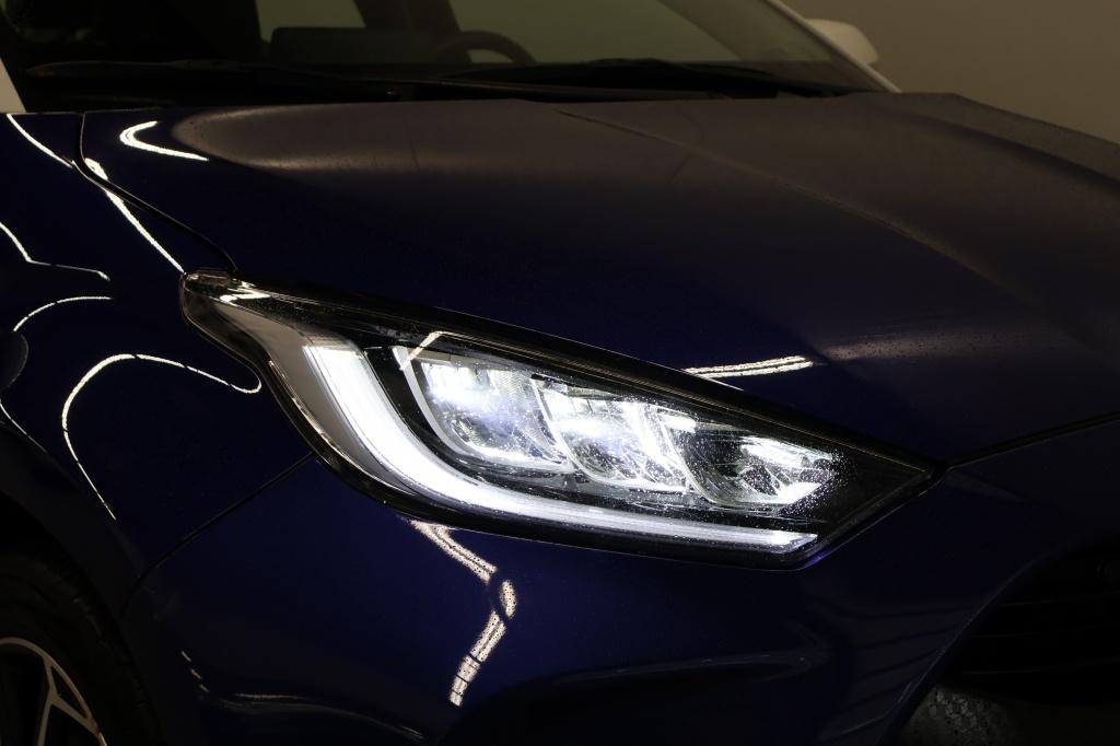 Toyota Yaris 1.5 hybrid style | pdc | head-up | dodehoek | draadloos laden