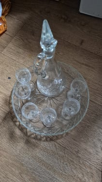 Glazen karaf met 6 glaasjes