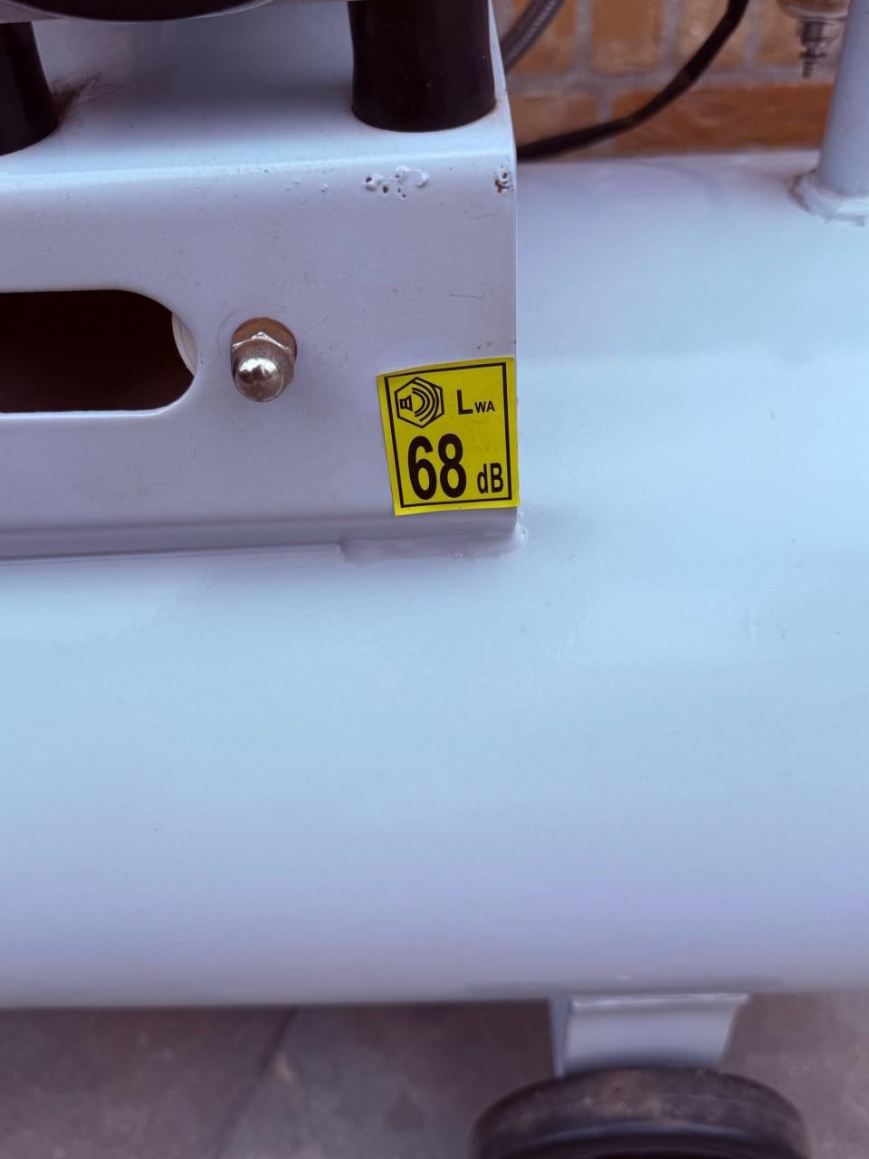 Proffessionele geluidsarme HBM compressor slechts enkrle keren gebruikt.