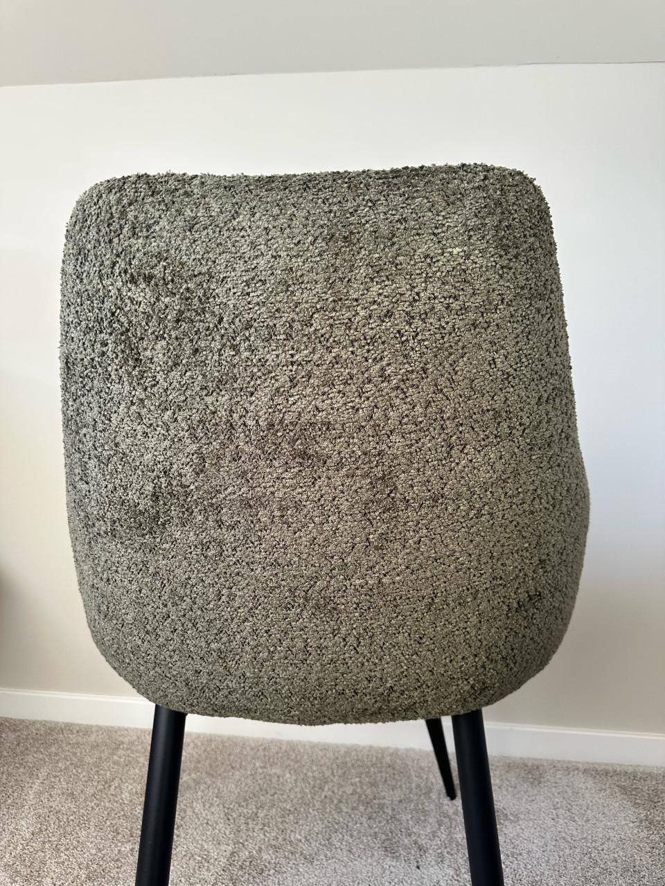 Twee eetkamerstoelen