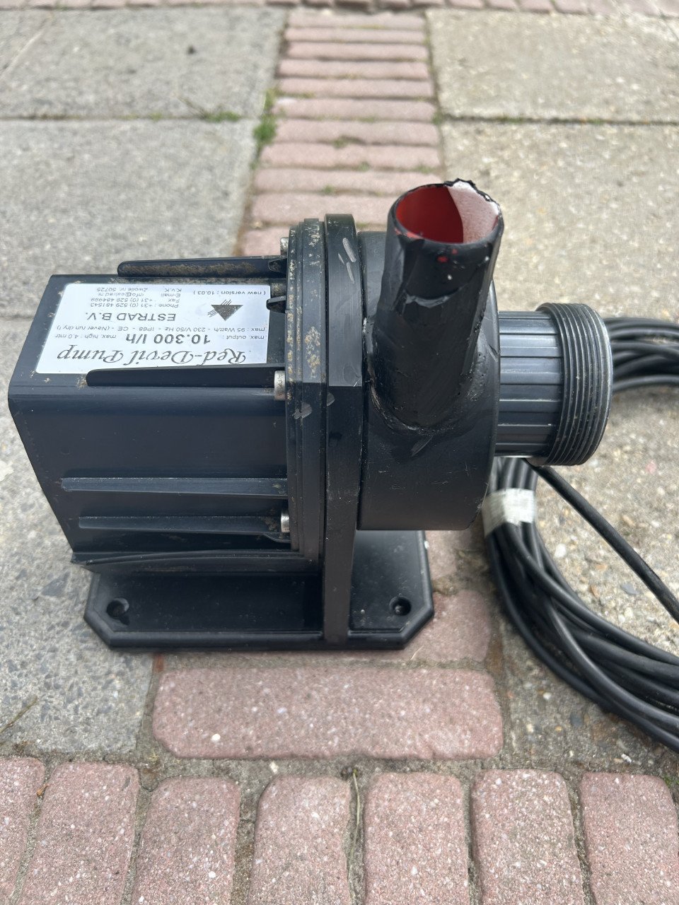 Te koop red -devel -pump 10300 lpu pomp is gerepareerd maar werk 100procent