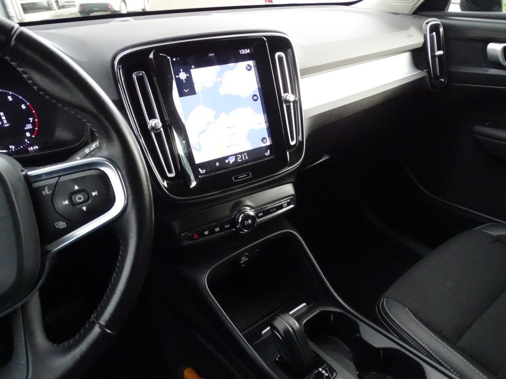 Volvo XC40 2.0 t4 momentum