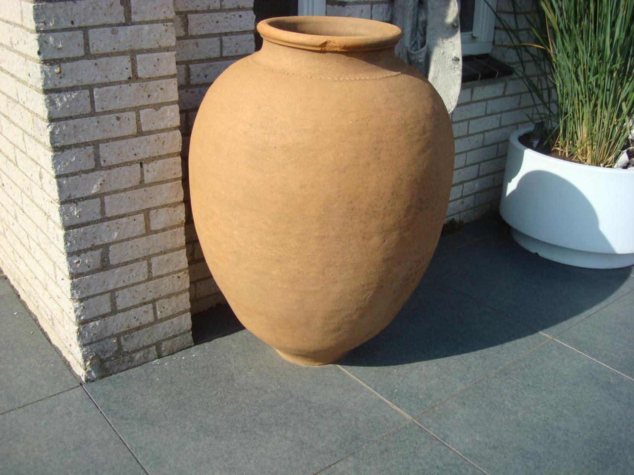 Mooie grote TERRACOTTA pot 90cm. met DAVIDSTER