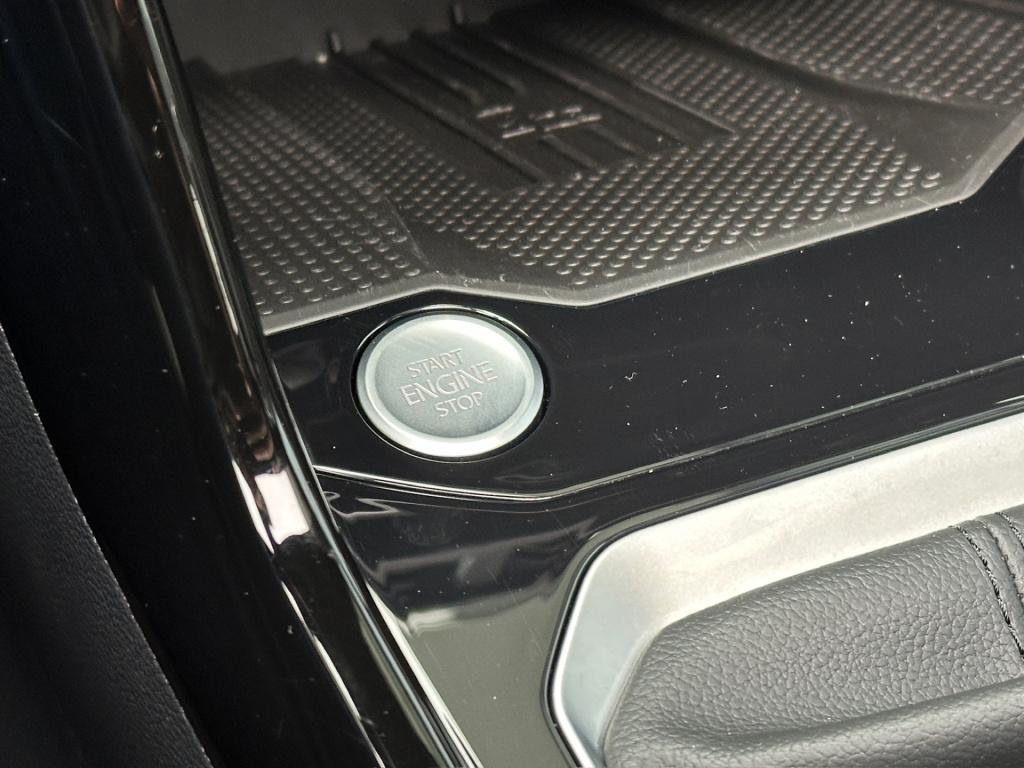 Volkswagen T-roc 1.5 tsi r-line | black style | panoramadak | 19 inch | cam