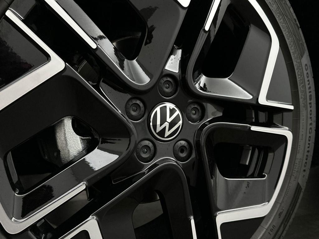 Volkswagen Polo r-line-edition 1.0 70 kw / 95 pk tsi hatchback 5 v