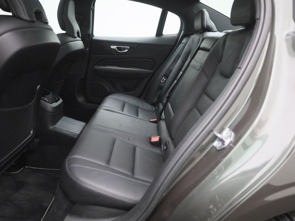 Volvo S60 2.0 t8 awd twin engine r-design | automaat | leder | camera | sto