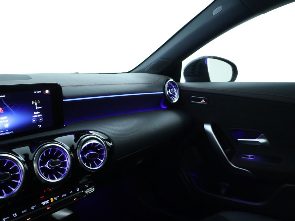 Mercedes-Benz Cla 250 e amg plug-in hybride | amg line | night pakket | pan
