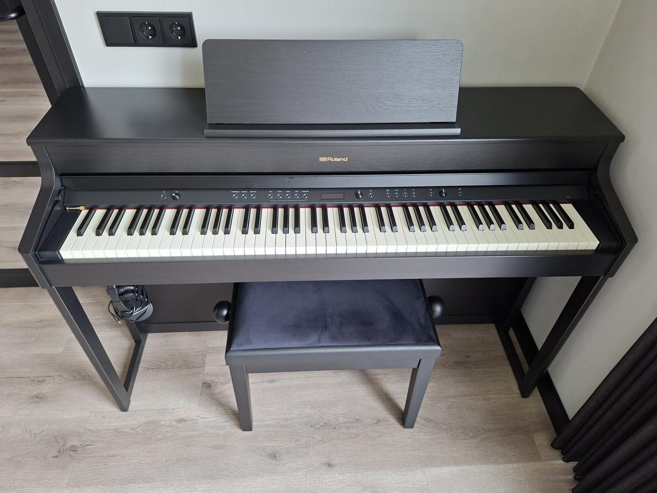 Roland HP702 digitale piano Charcoal Black zo goed als nieuw