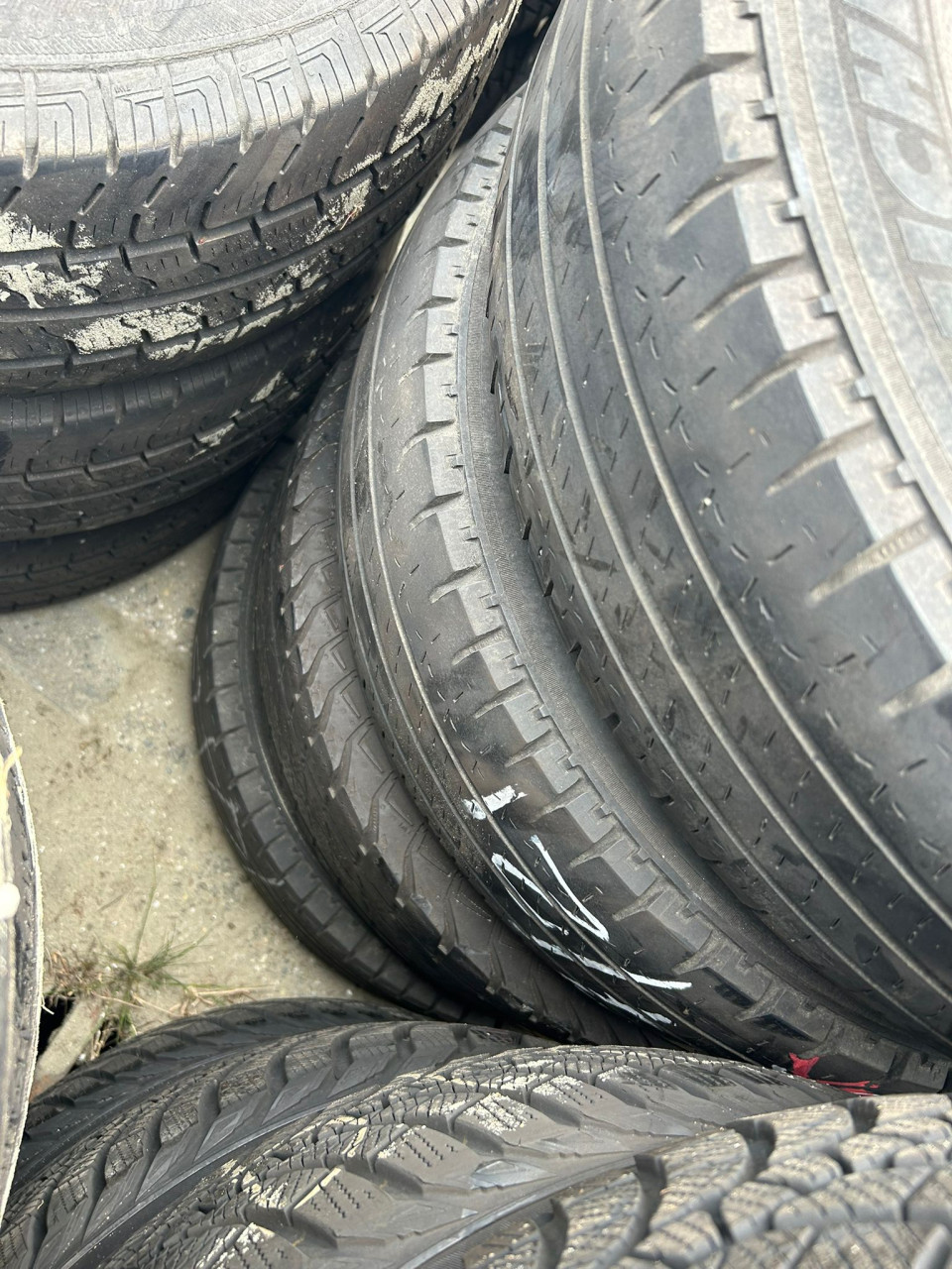 MW FR STALEN VELGEN MET MICHELIN AGILIS BUSBANDEN