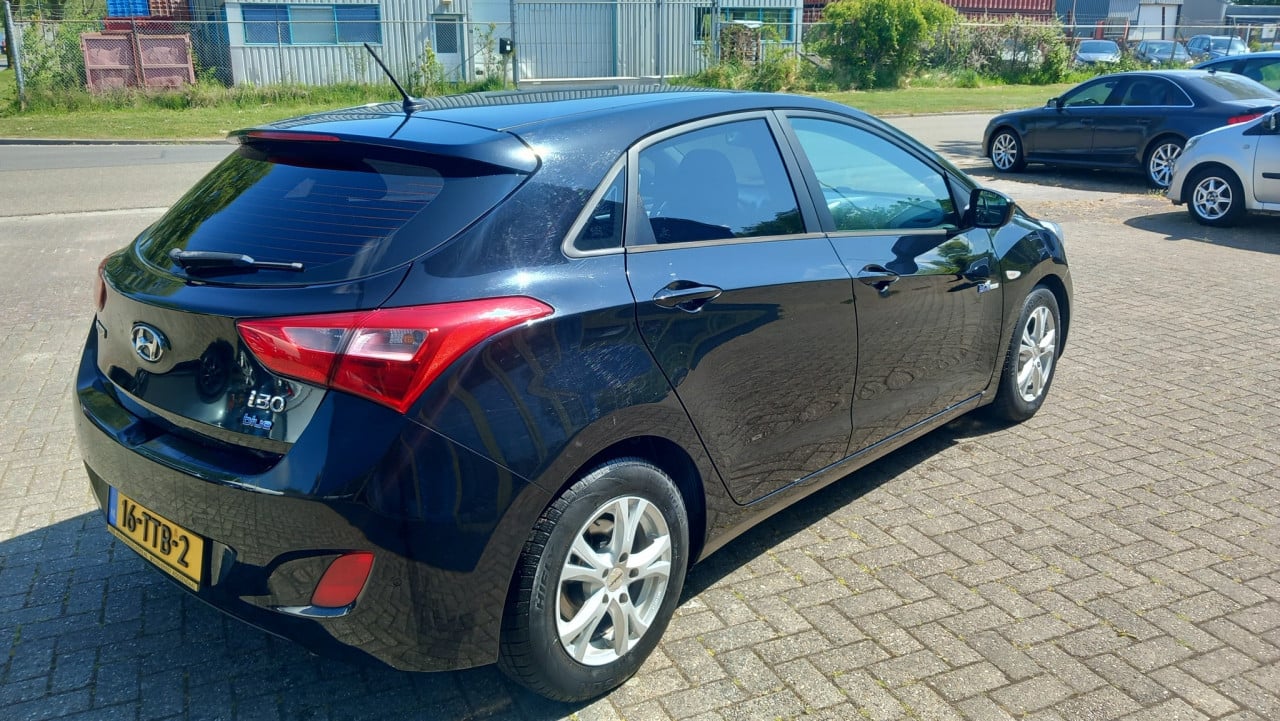Hyundai i30 1.6 GDI blue drive I-Motion 5deurs bj:2012 airco i.z.g.st