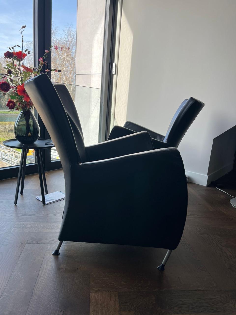 2x Montis Windy fauteuil zwart leer in nette staat