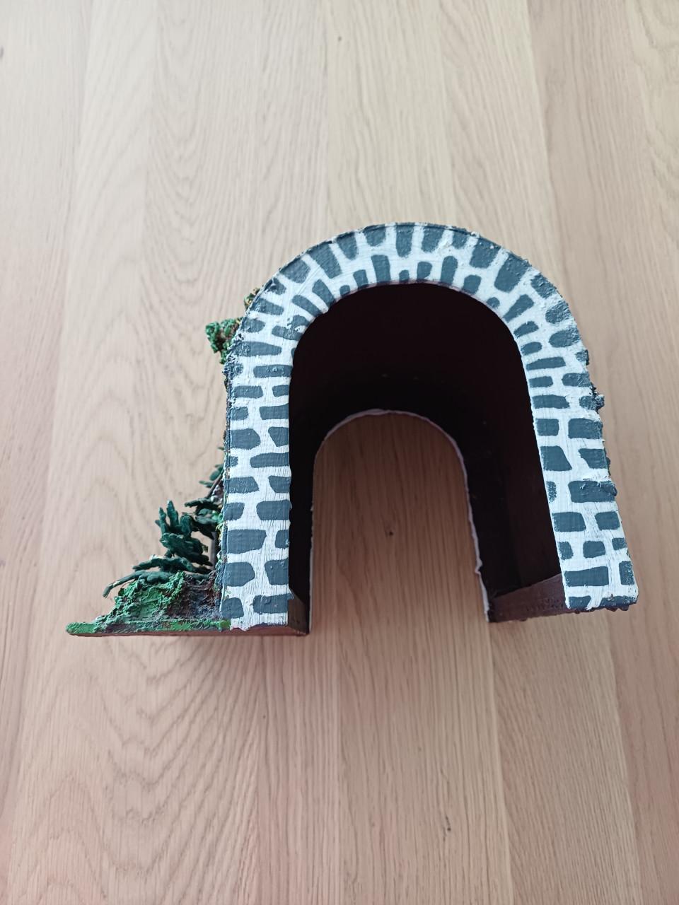 TE KOOP Tunneltje voor modelspoorbaan (trein)
